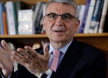 Σάλος με τον Υφυπουργό Εργασίας Παναγιώτη Τσακλόγλου: «Γιατί δεν πάνε να δουλέψουν ντελιβεράδες οι δικηγόροι;»