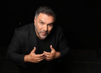 Γρηγόρης Αρναούτογλου: «Δεν έχω το θάρρος να με αλλάξω»- «Mίλησα επί 30 λεπτά απέναντι στον γιο μου, χωρίς να είναι εκείνος μπροστά φυσικά»