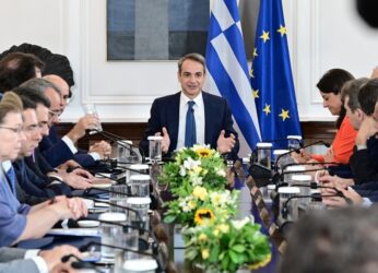 Δημοσκόπηση – «βόμβα»: Μεγάλη δυσαρέσκεια για ομόφυλα ζευγάρια, ακρίβεια, εγκληματικότητα και ανεργία!
