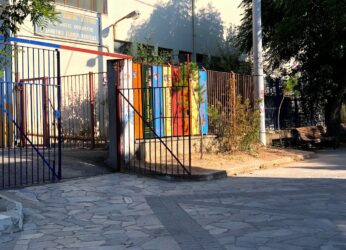 Σοκ στην Κηφισιά: Πόρτα καταπλάκωσε μαθητές σε Δημοτικό!