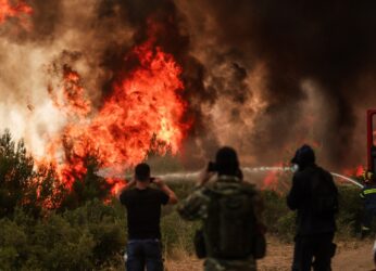 Η φωτιά στην Πεντέλη: Εκκενώνονται και τα νοσοκομεία