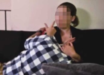 Μόνο στην Ελλάδα αυτά: Θηλάζει τον σύζυγό της για να του…