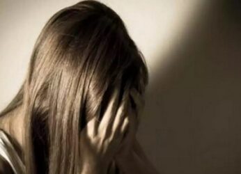 Σοκαριστική επίθεση σε 14χρονη στη Γλυφάδα: Την ζηλεύουν γιατί είναι όμορφη και καλή μαθήτρια”