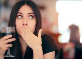 Πως σταματάει ο λόξιγκας; Το κόλπο για να κοπεί αμέσως