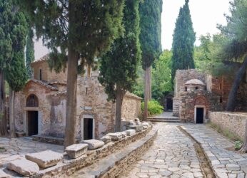 Μονή Καισαριανής: Ένα ιστορικό διαμάντι στους πρόποδες του Υμηττού