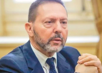 Στουρνάρας: «Δεν υπάρχουν περιθώρια» για 13ο-14ο μισθό στο Δημόσιο