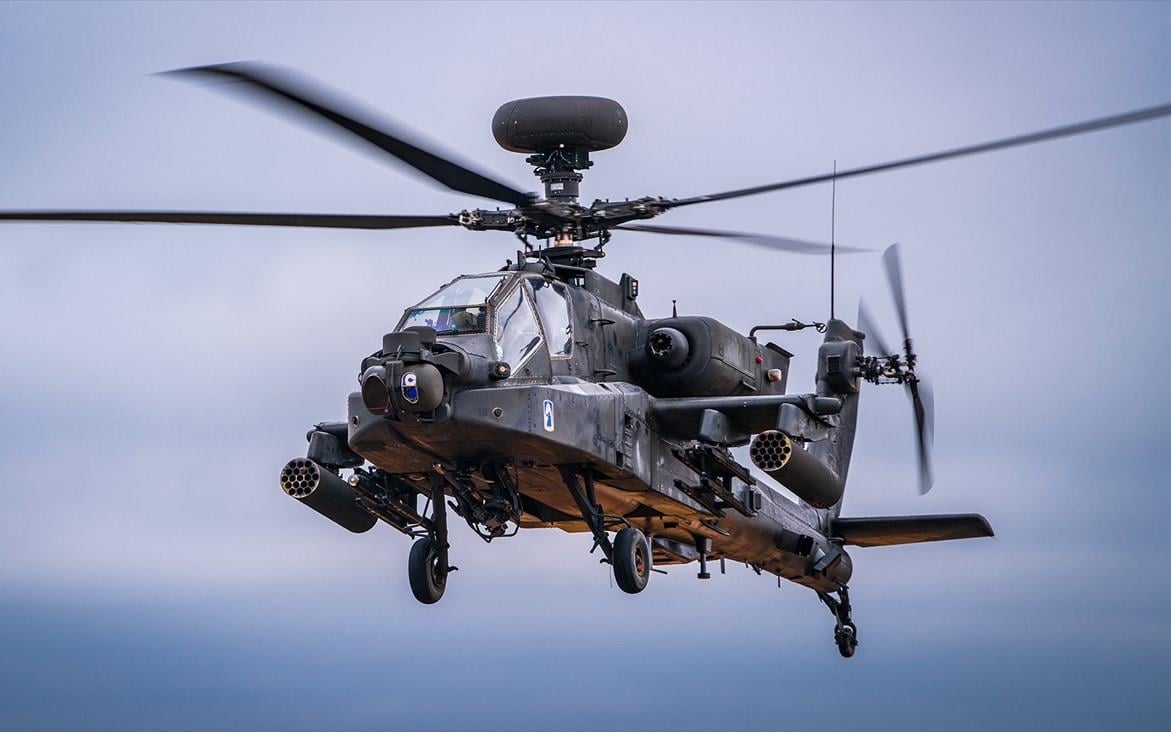 Ισραηλινό επιθετικό ελικόπτερο AH-64 Apache σε περιπολία