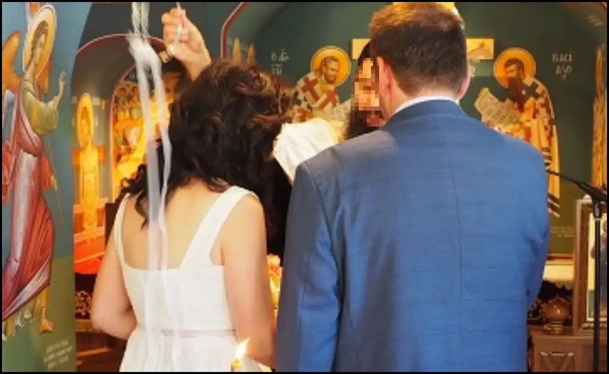 Ιερέας διακόπτει γάμο σε εκκλησία λόγω ενδυμασίας κουμπάρας στην Παιανία