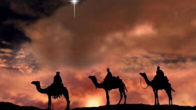 Ιστορική αναπαράσταση της Βηθλεέμ την εποχή της γέννησης του Ιησού με το άστρο να φωτίζει τον ορίζοντα