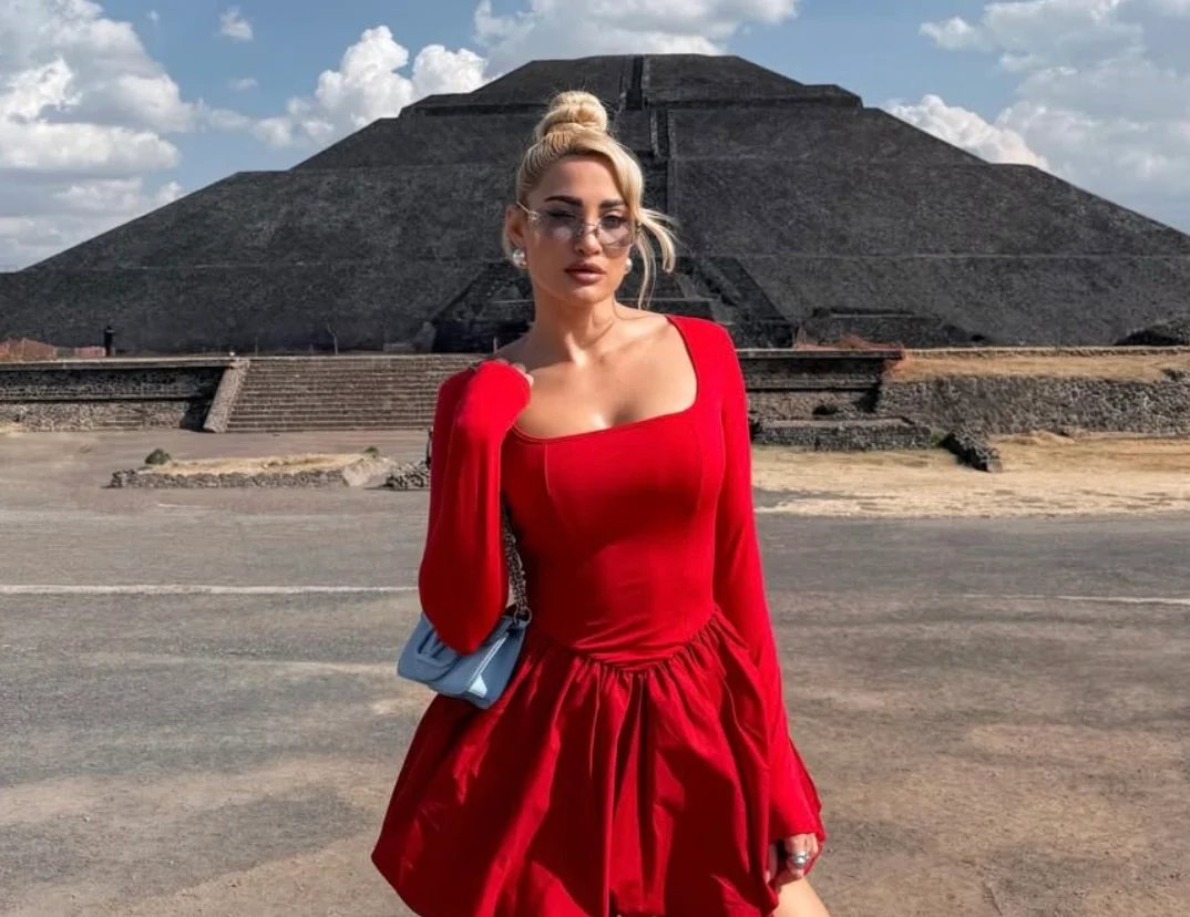 Η influencer Ιωάννα Τούνη ποζάρει για το Instagram - Στοιχεία για τα έσοδα και τον τιμοκατάλογό της