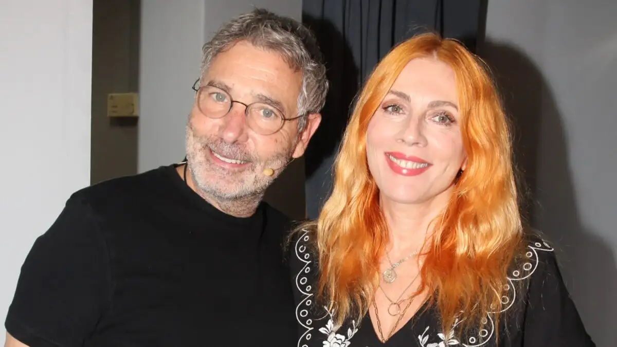 Η Σμαράγδα Καρύδη και ο Θοδωρής Αθερίδης σε κοινή τους εμφάνιση