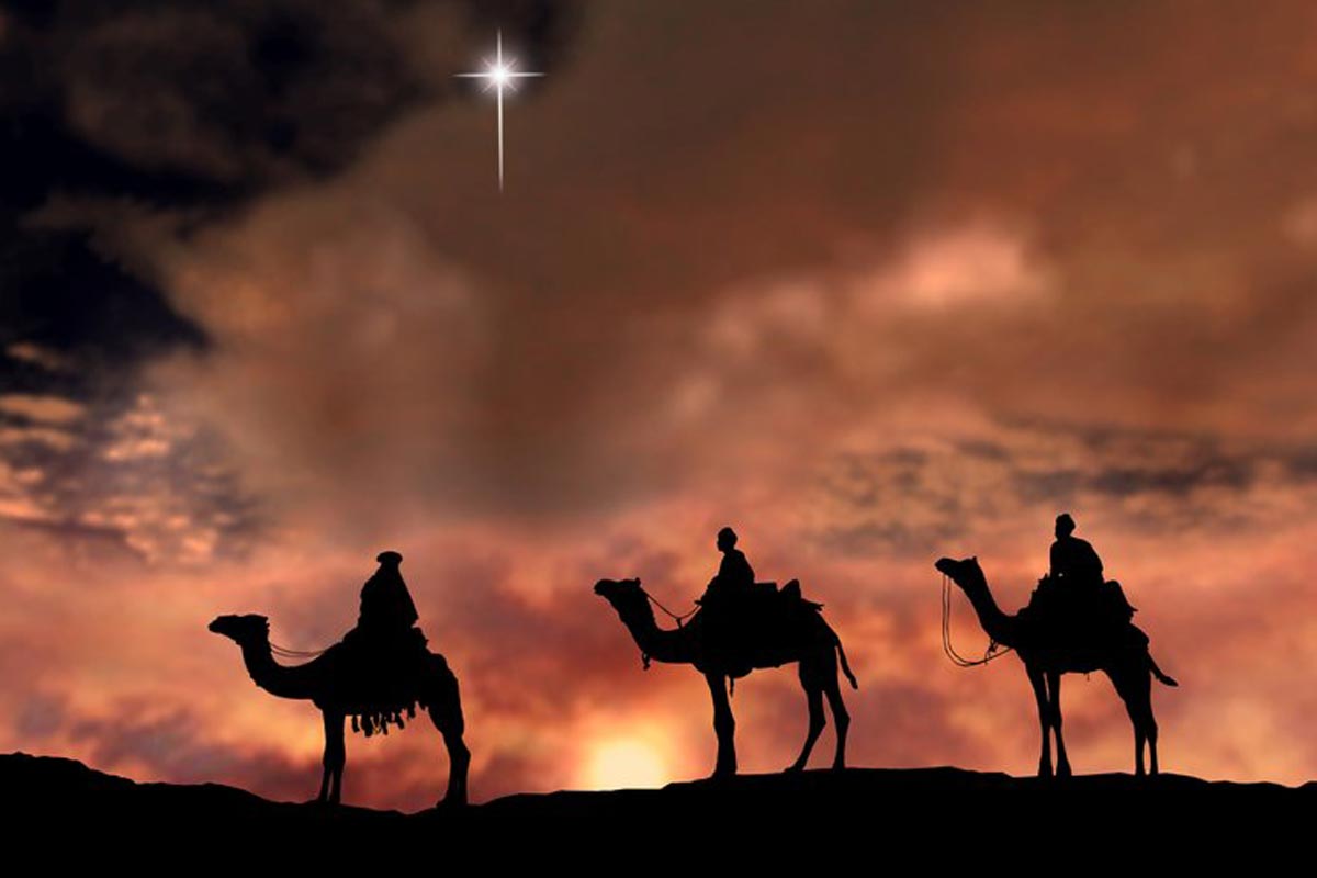 Ιστορική αναπαράσταση της Βηθλεέμ την εποχή της γέννησης του Ιησού με το άστρο να φωτίζει τον ορίζοντα