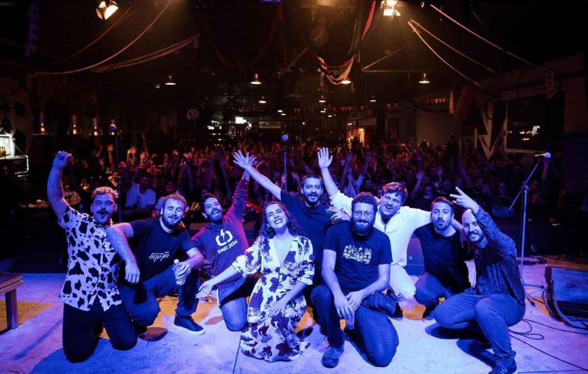 Στιγμιότυπο από τη συναυλία της Banda Entopica στη Φλώρινα την ημέρα των Χριστουγέννων