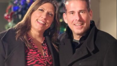 Η Ζωή Κωνσταντοπούλου και ο Διαμαντής Καραναστάσης αγκαλιά σε selfie από τις διακοπές τους στη Στοκχόλμη