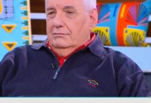 Ο δημοσιογράφος Τέρενς Κουίκ και τα παραδοσιακά σπίτια στο Πήλιο που βγαίνουν σε πλειστηριασμό