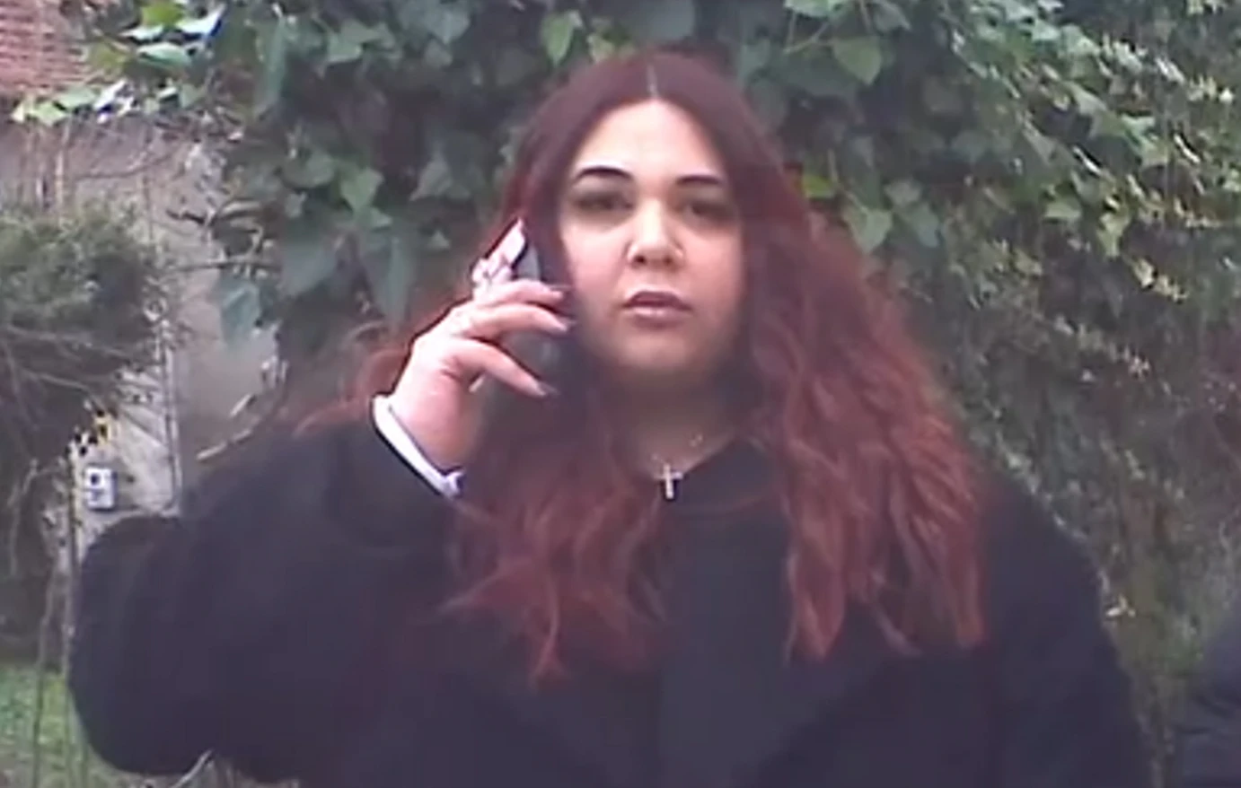 Η ανιψιά του κοινοτάρχη από το Αγρίνιο μιλά στην κάμερα για τη δολοφονία του θείου της