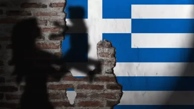 Γράφημα που δείχνει την πτώση των γεννήσεων στην Ελλάδα και την αύξηση της γήρανσης του πληθυσμού