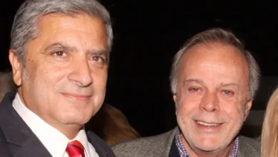 Ο ηθοποιός Χρήστος Πολίτης και ο Γιώργος Πατούλης σε κολλάζ φωτογραφιών που υποδηλώνει τη συγγενική τους σχέση