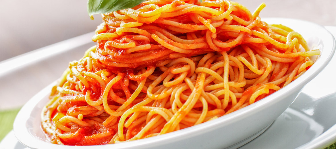 Λαχταριστά μακαρόνια με μπόλικη κανέλα σε πιάτο – Η συνταγή του Thegreekmasterchef