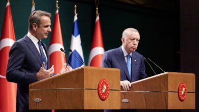 Οι ηγέτες Ελλάδας και Τουρκίας, Κυριάκος Μητσοτάκης και Ρετζέπ Ταγίπ Ερντογάν, σε παλαιότερη συνάντησή τους