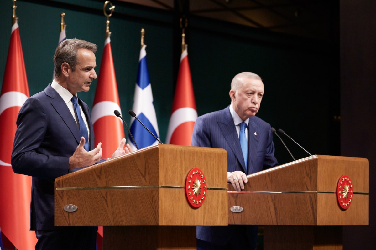 Οι ηγέτες Ελλάδας και Τουρκίας, Κυριάκος Μητσοτάκης και Ρετζέπ Ταγίπ Ερντογάν, σε παλαιότερη συνάντησή τους