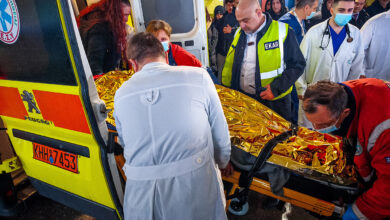 Ασθενοφόρο έξω από το νοσοκομείο Παπαγεωργίου στη Θεσσαλονίκη