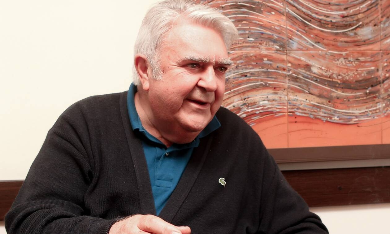 Ο τραγουδιστής Πασχάλης Τερζής σε πρόσφατη εμφάνιση – Πληροφορίες για την εισαγωγή του στο νοσοκομείο Παπαγεωργίου της Θεσσαλονίκης