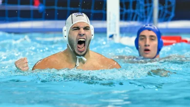 Οι παίκτες της Εθνικής Πόλο Ανδρών πανηγυρίζουν την πρόκριση στα ημιτελικά του Ευρωπαϊκού Πρωταθλήματος μετά τη νίκη επί της Ιταλίας.