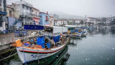Χιονισμένη παραλία σε νησί του Αιγαίου κατά τη διάρκεια της πολικής εισβολής