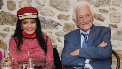 Η Ζωζώ Σαπουντζάκη σε κοινή εμφάνιση με τον σύντροφό της Πύρρο Αναγνωστόπουλο