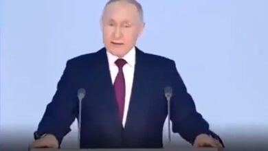 Ο Βλαντιμίρ Πούτιν κατά τη διάρκεια ομιλίας του για τις παραδοσιακές αξίες και το θεσμό της οικογένειας στη Ρωσία