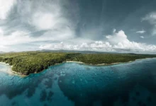 Απεικόνιση του εσωτερικού της Γης με τον μανδύα και κρυμμένες ποσότητες νερού