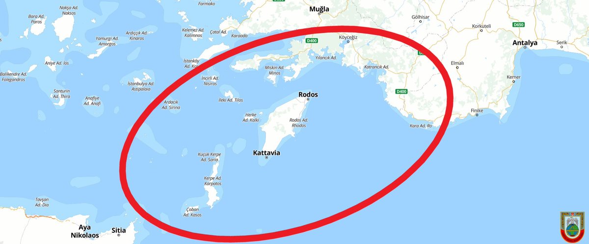 Χάρτης του Αιγαίου με κόκκινη σήμανση στα Δωδεκάνησα και ο Τούρκος αξιωματούχος Τουράν Ογκούζ