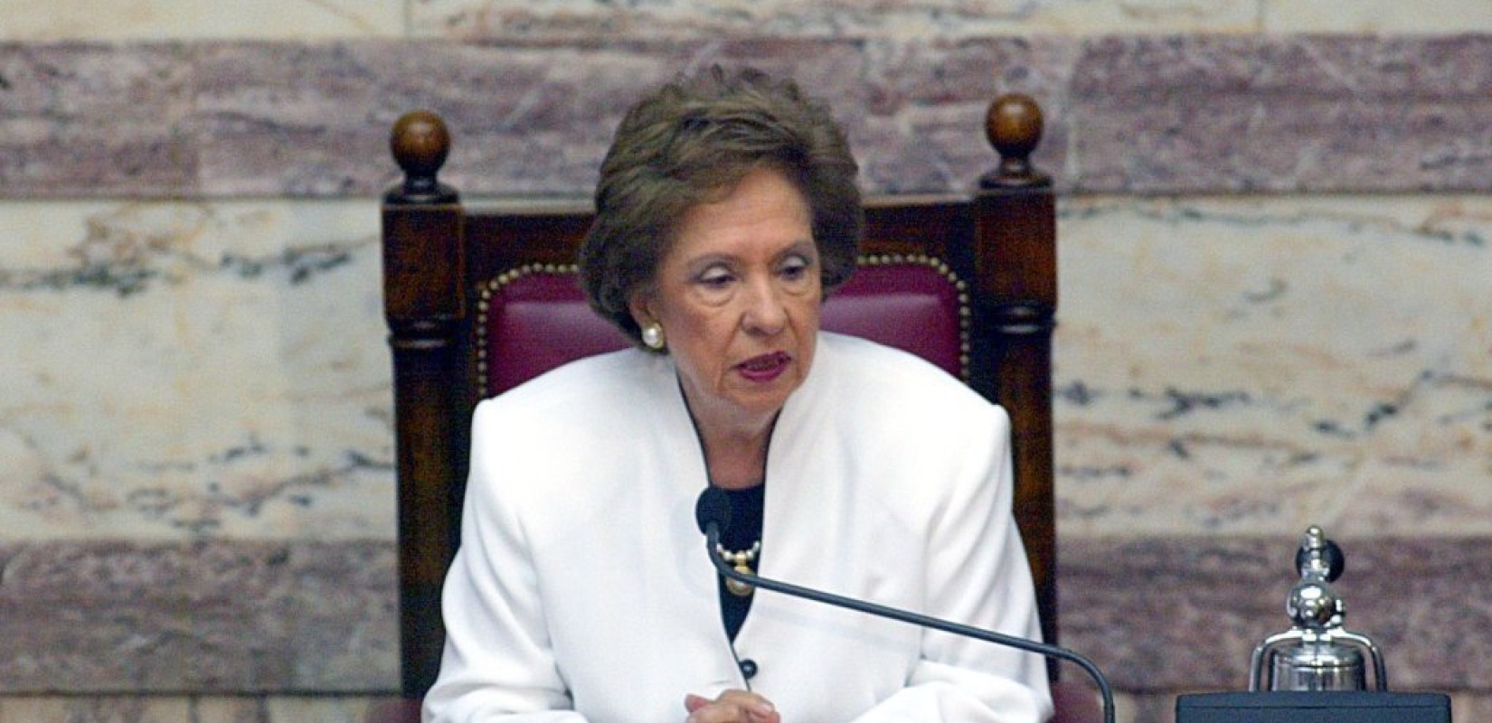 Πορτρέτο της Άννας Ψαρούδα - Μπενάκη, πρώην Προέδρου της Βουλής και της Ακαδημίας Αθηνών.