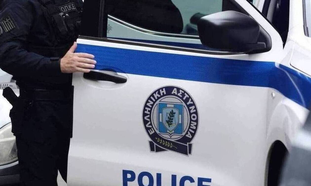 Αστυνομικές δυνάμεις και περιπολικό σε αγροτική περιοχή της Χίου μετά από πυροβολισμούς