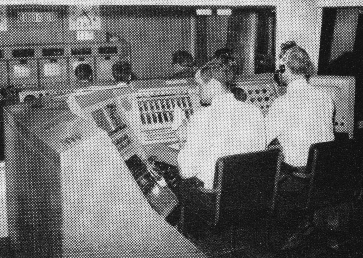 Το λογότυπο της EBU και ιστορικές στιγμές από τον πρώτο διαγωνισμό της Eurovision