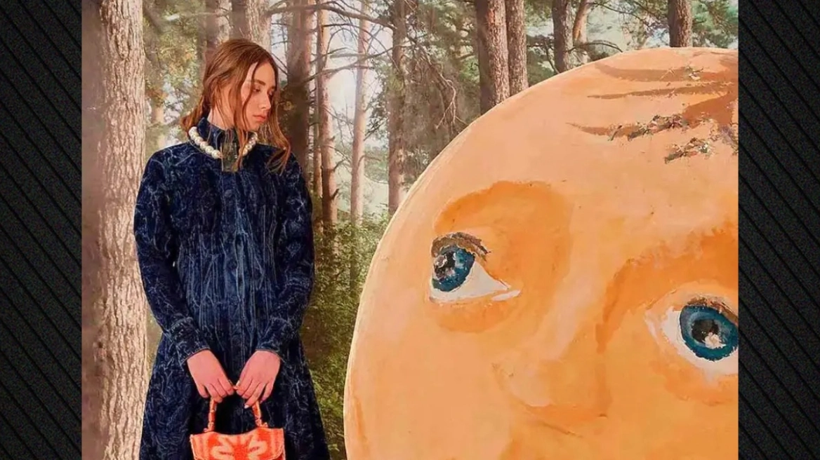 Η 22χρονη Ελιζαβέτα Κριβονόγκι, η οποία φέρεται να είναι η κόρη του Βλαντίμιρ Πούτιν, σε δημόσια εμφάνιση