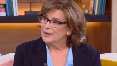 Η ηθοποιός Γιώτα Φέστα σε τηλεοπτική της συνέντευξη στην ΕΡΤ να μιλά για την οικογένειά της