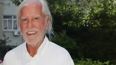 Ο Λάκης Ραπτάκης σε κοσμική εκδήλωση της χρυσής εποχής της νύχτας