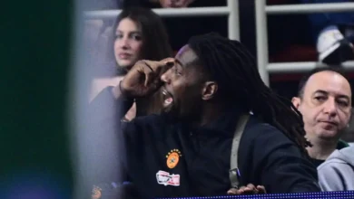 Ο Ματίας Λεσόρ του Παναθηναϊκού σε έξαλλη κατάσταση στη φυσούνα μετά από ρατσιστική επίθεση