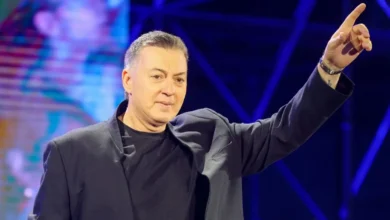 Ο τραγουδιστής Νίκος Μακρόπουλος σε εμφάνισή του στην πίστα, πριν τη νοσηλεία του στο νοσοκομείο