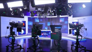 Παρουσιάστρια σε τηλεοπτικό πλατό, αναφορά σε καταγγελίες για εργασιακό εκφοβισμό