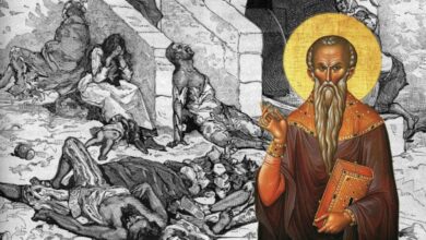 Βυζαντινή εικόνα του Αγίου Χαραλάμπους που απεικονίζεται να πατά την πανώλη, προστάτης των ασθενών