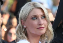 Η Σία Κοσιώνη έξω από το στούντιο του ΣΚΑΪ μιλάει για την περιπέτεια της υγείας της