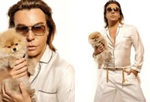 Ο Τρύφων Σαμαράς σε παλαιότερη εμφάνιση με την αγαπημένη του Νικόλ στην αγκαλιά του