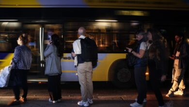 Το τρόλεϊ που προσέκρουσε στην πρόσοψη πολυκατοικίας στα Πετράλωνα στην οδό Κυκλώπων