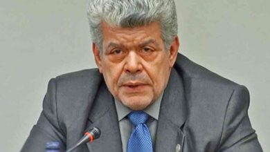 Ο καθηγητής Γεωπολιτικής Ιωάννης Μάζης κατά τη διάρκεια ανάλυσης για τα εθνικά θέματα