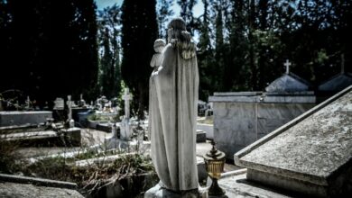 Άποψη των δημοτικών κοιμητηρίων στην Καβάλα όπου θα γίνει η μαζική εκταφή 150 σορών