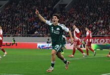 Ο Ταμπόρδα πανηγυρίζει το γκολ στο ντέρμπι Ολυμπιακός - Παναθηναϊκός