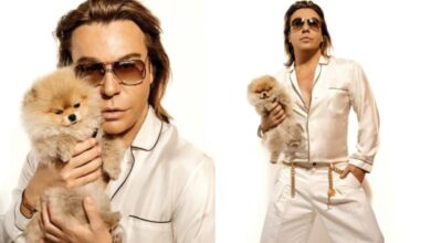 Ο Τρύφων Σαμαράς σε παλαιότερη εμφάνιση με την αγαπημένη του Νικόλ στην αγκαλιά του